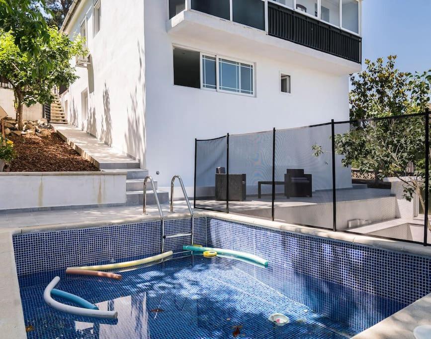 فيلا 20 Min From Bcn- Charming House W/ Pool & Bbq Area Cervelló المظهر الخارجي الصورة