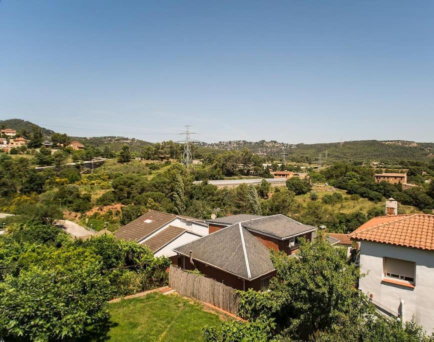 فيلا 20 Min From Bcn- Charming House W/ Pool & Bbq Area Cervelló المظهر الخارجي الصورة