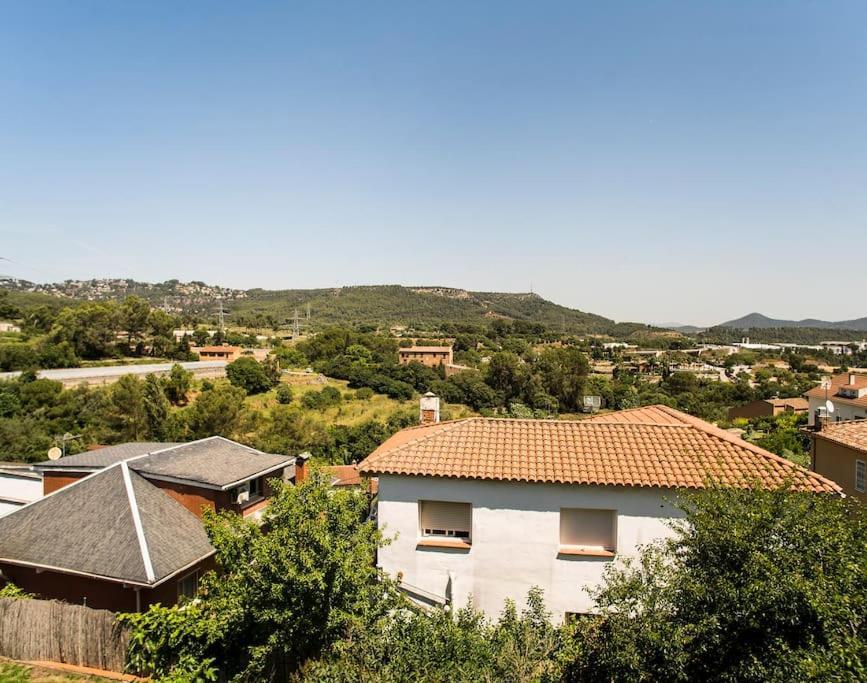 فيلا 20 Min From Bcn- Charming House W/ Pool & Bbq Area Cervelló المظهر الخارجي الصورة