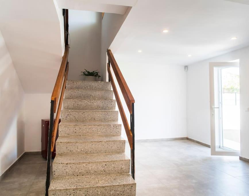 فيلا 20 Min From Bcn- Charming House W/ Pool & Bbq Area Cervelló المظهر الخارجي الصورة